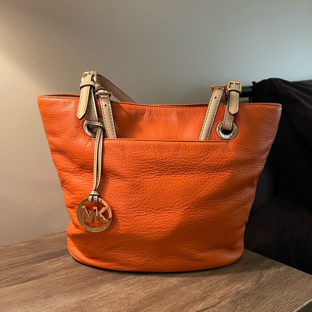 Michael Kors Jet Set Medium Orange Pebbled Leather
Handbag Tote